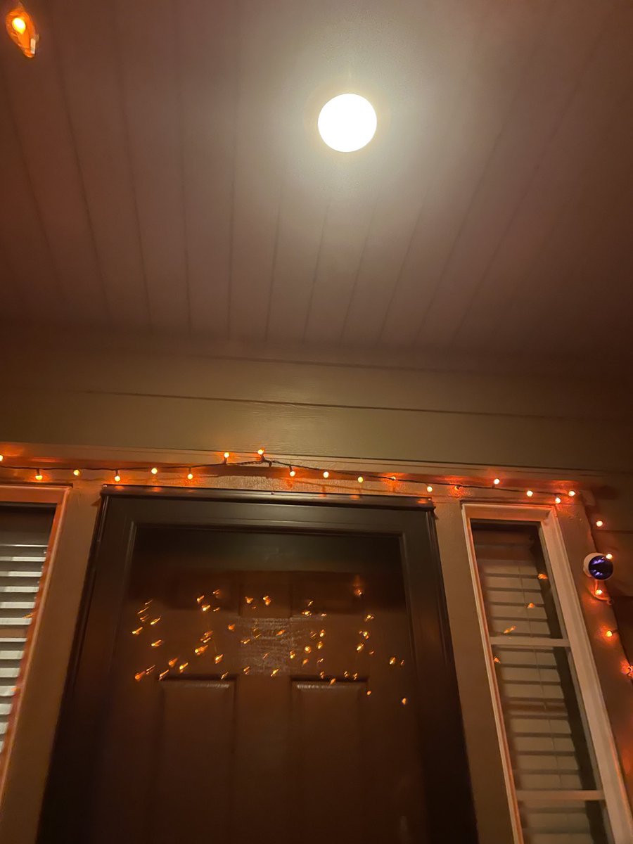 CarolineLoweTV's tweet photo. Light on for Jacob Wetterling. #11forJacob #NeverGiveUp https://t.co/xQVN8qTinf