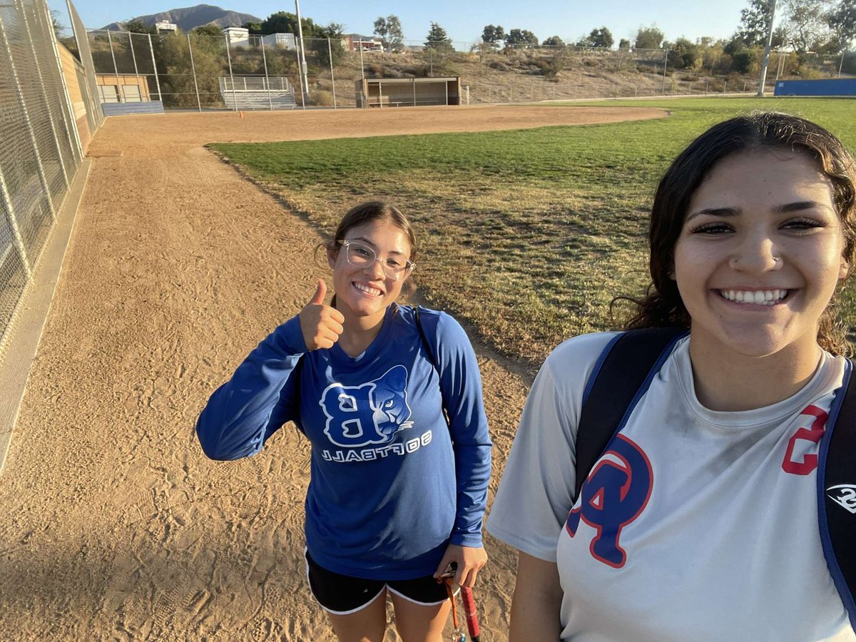 Jade_Valadares's tweet image. Got some great cuts in today!! Putting in work with my teammate @JPagdilao2024 #USAsoftball #uncommitted2024 #Cagework #Softballrecruits #FastpitchAthrec #Toppreps #D1recruit