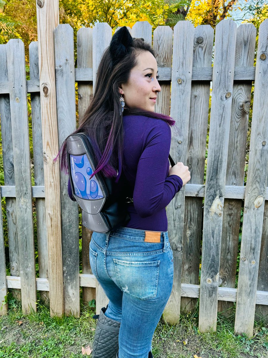 CParadigmPins's tweet photo. This special project drops tomorrow, 10/23/23 at 12 pm EST! You don’t want to miss these 🤭

#LavaLampItabag #PinCollector #PinBag #CuteBackpack #UniqueDesign #Itabag #PinCollection #CustomItaBag #PinDisplay  #SmallBusiness #ItabagArtistry #PinCollectionShowcase https://t.co/Aq3XlJ1EUq