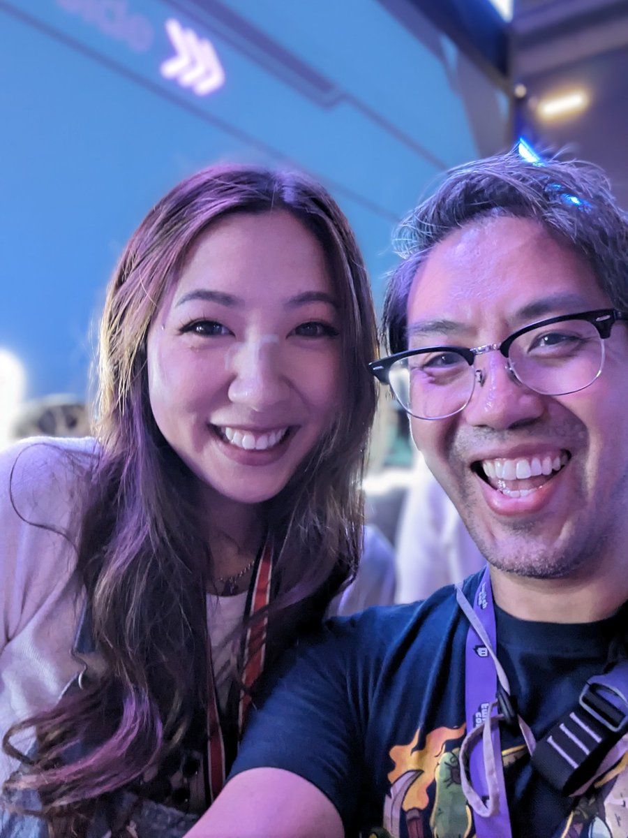 pixelpusher101's tweet photo. @fuslie It was so awesome getting to meet you! https://t.co/BBZO4hmyEk