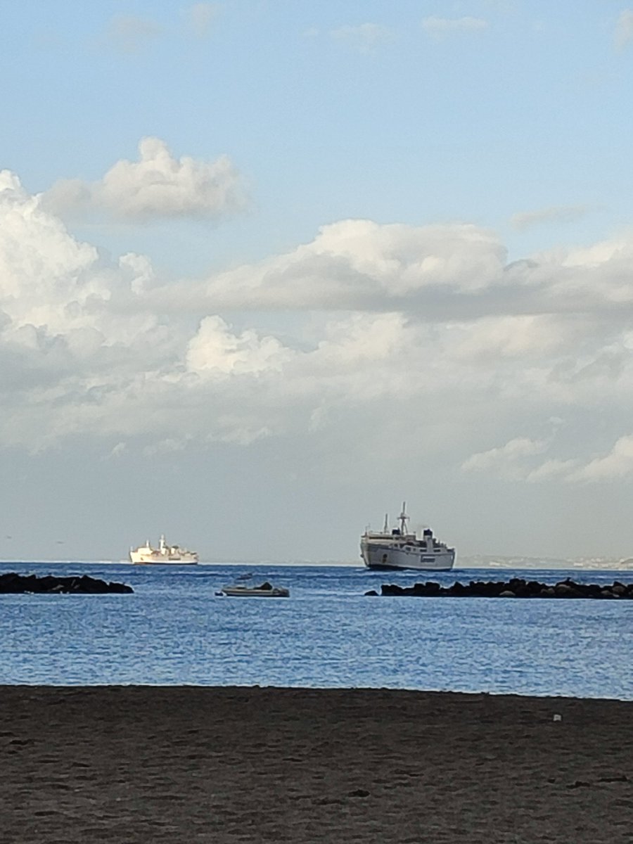 #23ottobre gioco di luci e onde 

#ischia