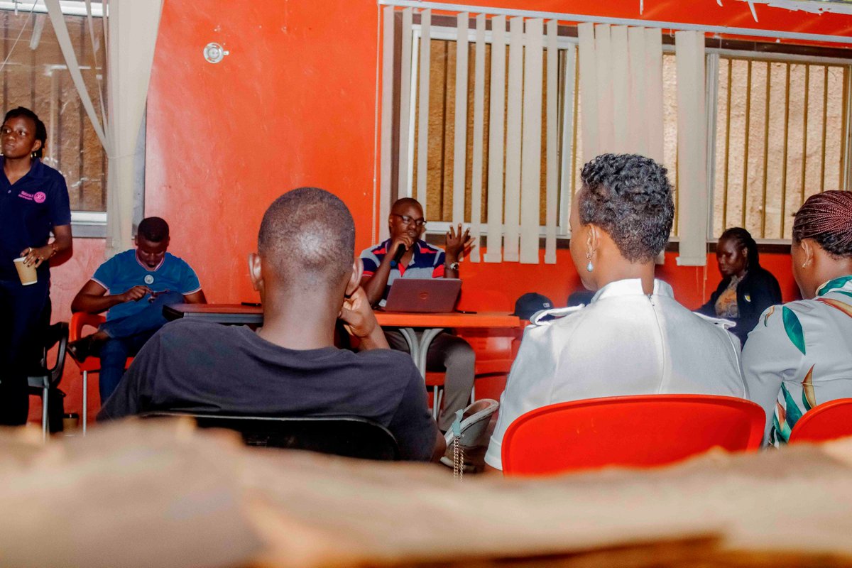 RotaractD9214's tweet image. 🤝 District 9214 district officials and Hope Creator leaders came together on October 14th for a fruitful evaluation meeting. We discussed project updates, financial health, TRF contributions, grants, and membership growth. Working together to strengthen our impact! 

#CreateHope