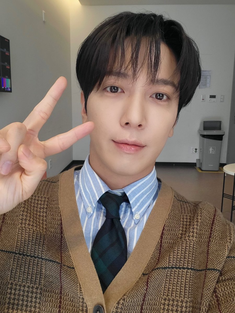 [#톡파원25시] 잠시 후 오후 8시 50분, JTBC <톡파원 25시>에 CNBLUE 정용화가 함께합니다! BOICE 여러분의 많은 시청 부탁드립니다💙 #CNBLUE #씨엔블루...