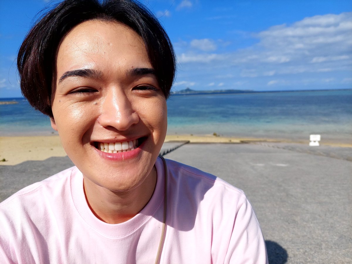 uuuumin_88's tweet photo. 沖縄５日目
間もなく夕暮れ
沖縄の海にパワーもらっています🤩
海蔵亮太 https://t.co/SZpzqMFXeg