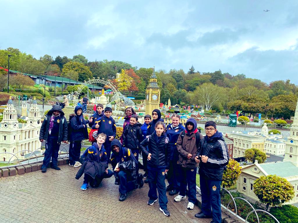 AminaAhmed25's tweet image. LEGOLAND Windsor Trip for some of our y7 and y8 students @TheRoyalSchool. Students saw Miniland, got involved in a robotics (using scratch coding) workshop and enjoyed the theme park! @LEGOLANDWindsor @LEGO_Education @LEGO_Group @STEMHUB_SE