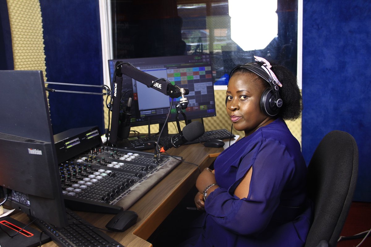 It’s a fresh week with @SharonKobusing5  in #nezikukooka and welcome back from the weekend.📷
Tune in for your hot🔥🔥 stories,#RequestSong  and great #entertainment till  2:00pm.
Whatsapp on 0783001952
Studio Lines 0765345391,0756866368
Live stream: newvision.co.ug/radiolist