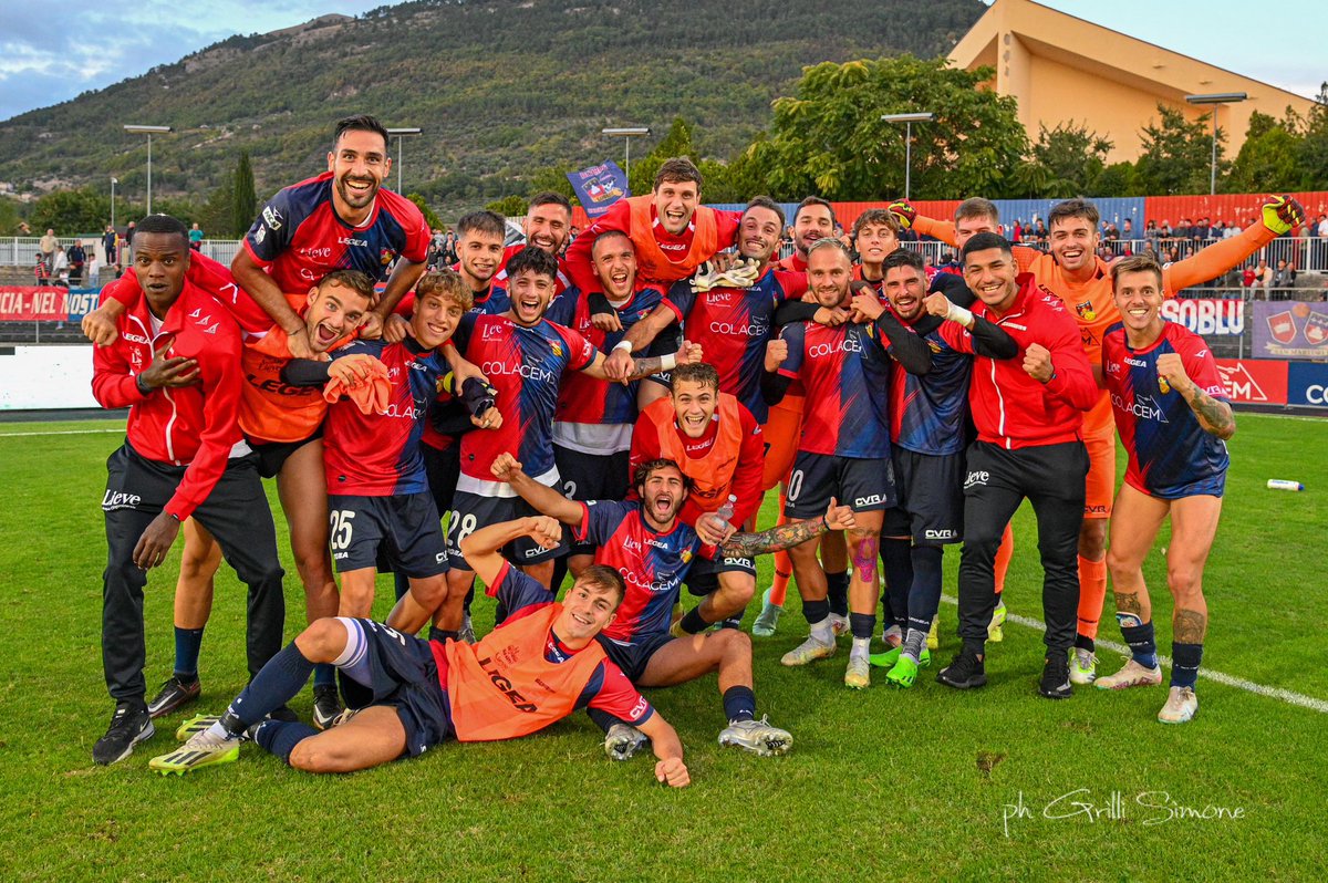 TU CHIAMALE, SE VUOI, EMOZIONI 😍🔴🔵 #ForzaGubbio #DajeGubbiaccio

®️riproduzione vietata

#GubbioOlbia 1️⃣-0️⃣