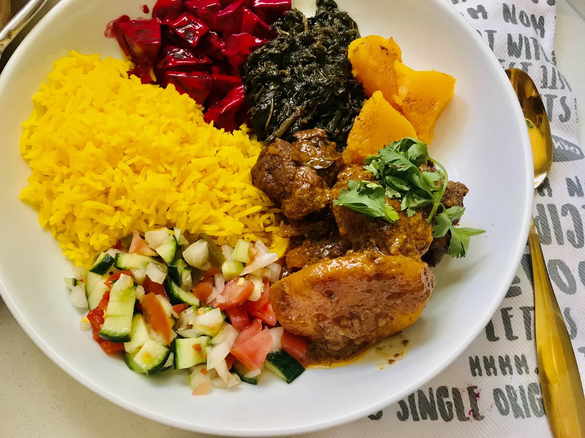 LuciaMthiyane's tweet photo. Left overs anyone? #7colours #kitchenqueen https://t.co/54lBmhMFse