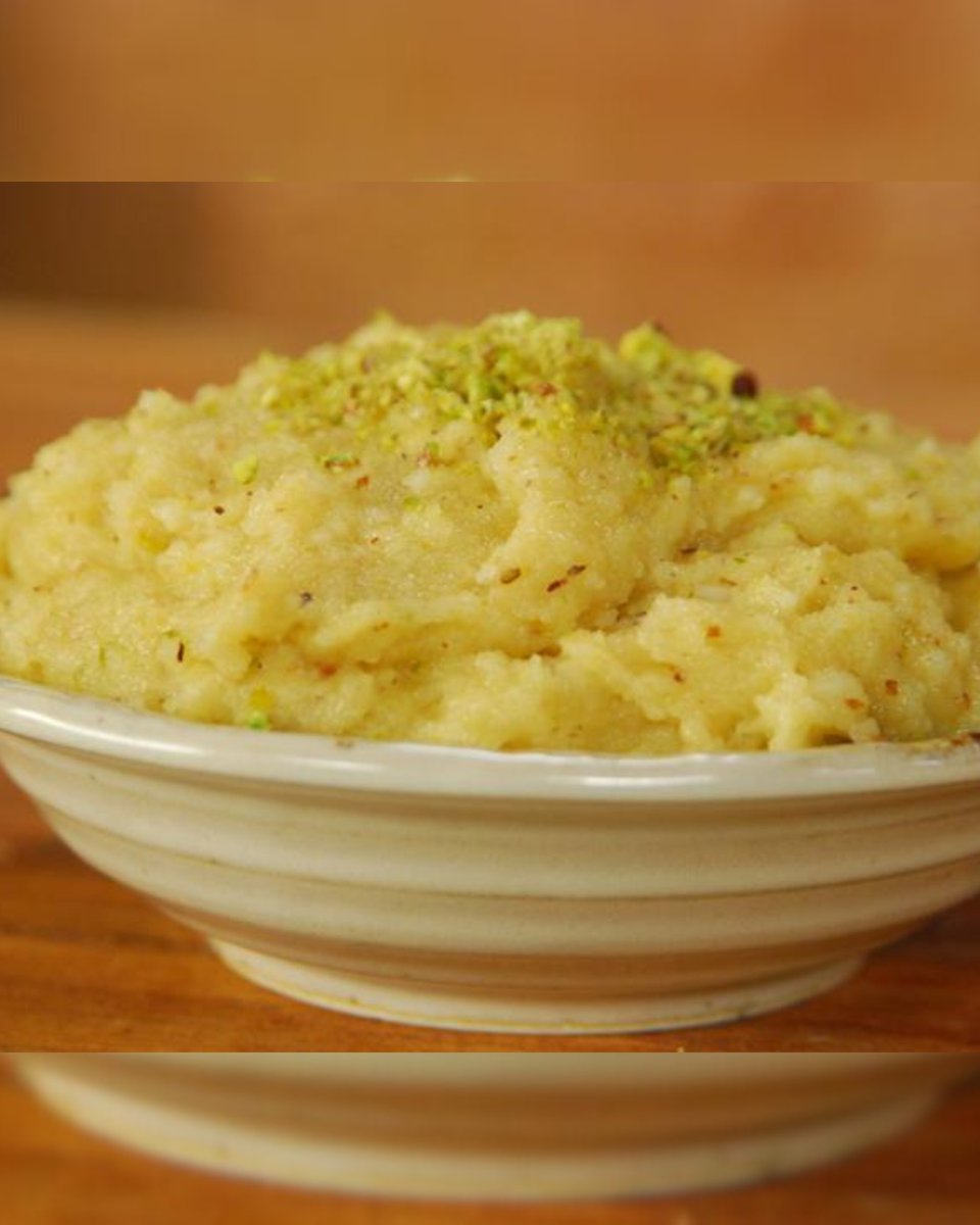 SanjeevKapoor's tweet photo. Breakfast ho ya dessert quick and fun Sheera toh banta hai. Toh deri kis baat ki? Aaj hi baano ekdam yummy besan aur narial sheera.
https://t.co/ct4RCVVWWD
#SanjeevKapoor #SanjeevKapoorKhazana #BesanaurNarialSheera #BesanSheera #NarialSheera #Sheera #Sheerarecipe #Besan #Narial https://t.co/w4DnZnbWNo