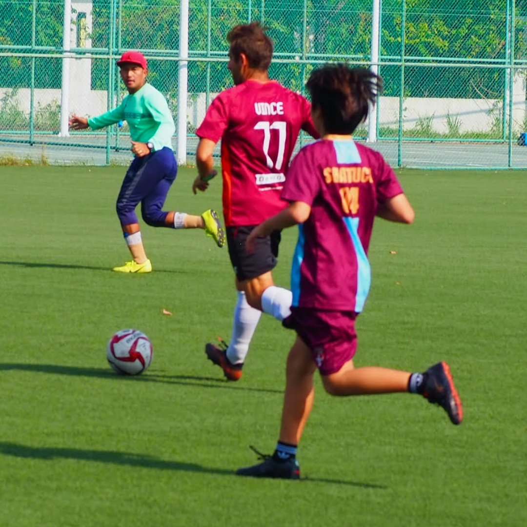 StShattuck's tweet photo. Kicking off some friendly competition at our yearly staff vs student soccer game.
What a great game with a final score of 5-2!

#SSMFC #internationalschooljohor #internationalschoolmalaysia #forestcity #shattuckeducation #studentcentered #ALLIN #teamwork #friendlycompetio https://t.co/0UsQ5yQgP4