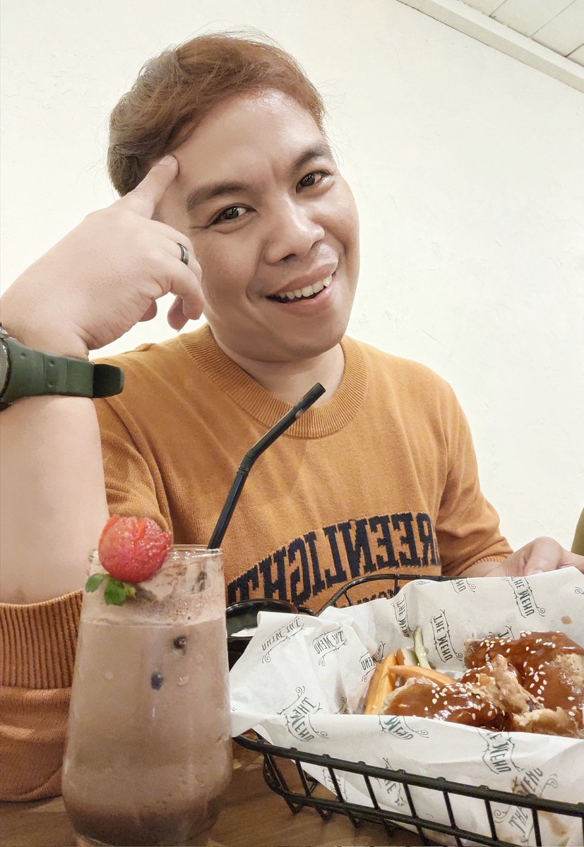 JulioJuleha's tweet photo. Jgn lupa bersyukur dan bahagia yaa 🥰🤲💪 https://t.co/pRwIKrm8lH
