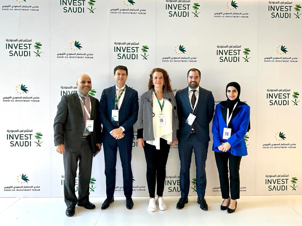 NLinKSA's tweet image. The Commissioner of the #Netherlands Foreign Investment Agency, Hilde van der Meer, and NL Embassy are attending the #EU -  #Saudi Investment forum today. Looking forward to interesting panel discussions and bilateral meetings!