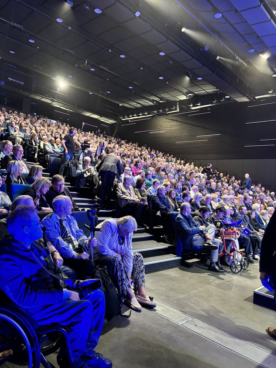 LesNews25's tweet photo. Le congrès du MR c'est tenu ce week-end à Wavre avec cette année la participation exceptionnelle de 6 maisons de repos dont les membres ont pu assister heureux aux animations données pour l'occasion. https://t.co/KbjiV2BJeO