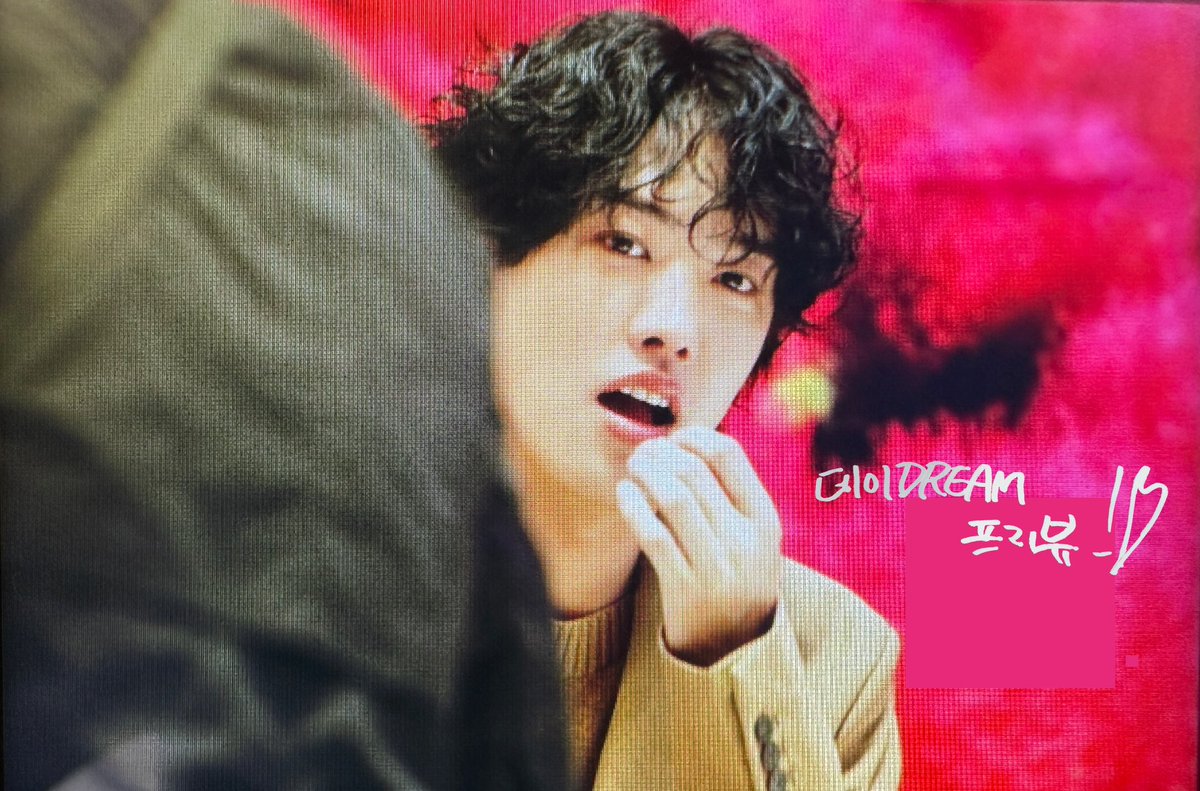 231022 한일축제한마당
아쉬워서 몇 장 더...

#타쿠야 눈 ㅇ.ㅅㅇ!! 빠밤!
헤어스타일도 찰떡👍🏻

중간중간 목 마르니 커피도 마시고, 목캔지인지 민트인지 사탕도 챱 먹고, 계속 방긋방긋💙

#테라다타쿠야 #TAKUYA #TERADATAKUYA #タクヤ #寺田拓哉