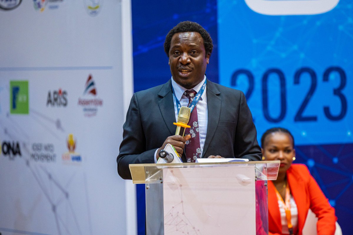 Lengo la kwanza la kuanzisha #WikiYaAzaki lilikua kuunganisha sauti za Asasi za Kiraia katika masuala yote ya Kijamii, Kisiasa na Kiuchumi.
<a href="/KiwangaFrancis/">Francis Kiwanga</a> 
#WikiYaAzaki2023 
#CSOWeek2023