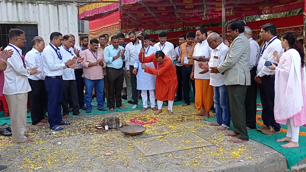 CCRAS_MoAyush's tweet photo. BHOOMIPOOJAN: RRAP CARI, Mumbai performed Bhoomipoojan for the upcoming "Integrative Cancer research and multiomics center" at Bhandup, Mumbai on 19th Oct 2023. Prof. Vd. Rabinarayan Acharya, DG, CCRAS was present.

@TOIMumbai @AmritMahotsav @ayurresearchusa @MoHFW_INDIA https://t.co/4ogG0HL8o3