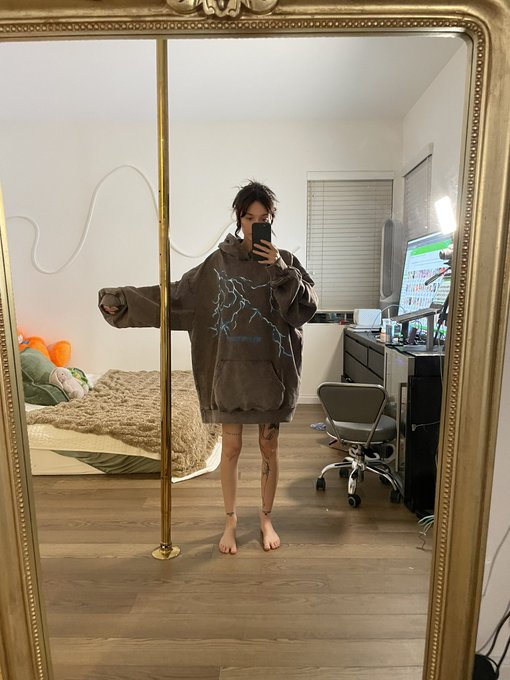 Be back tomorrow. Ima go to the mall tomorrow and get some new lululemons. So offline tip for a shopping<a href="/tag/mvsales"class="tags"><span>#mvsales</span></a>