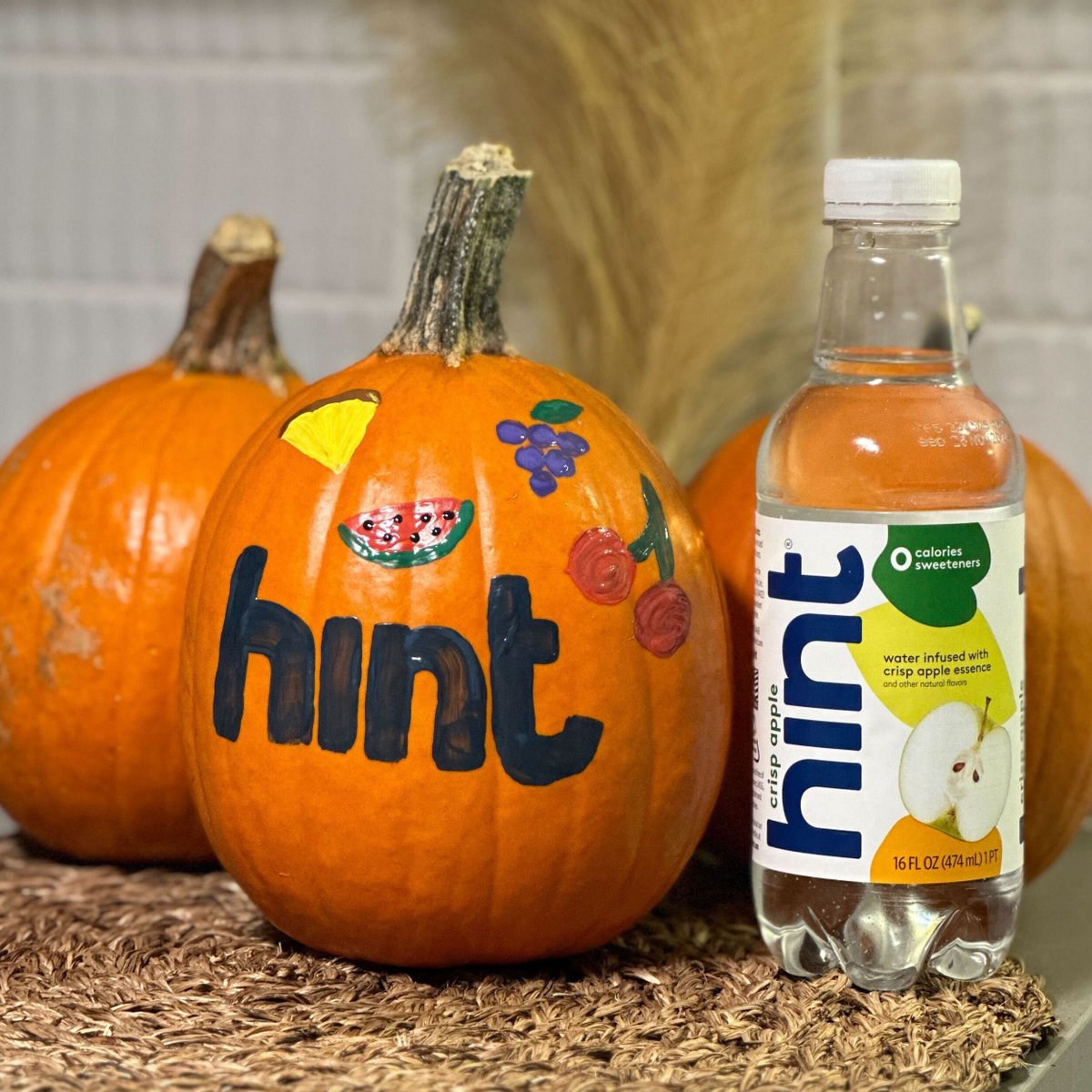 We think this pumpkin turned out fruit-tastic! 👏🎃🎨 RT if you agree. 🍉💧 #HintWater #Halloween
