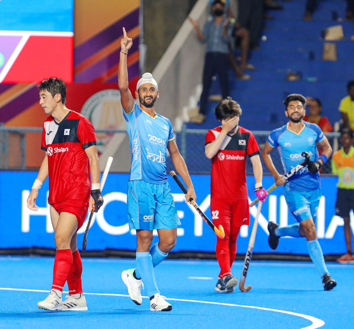 Mandeep Singh tweet media