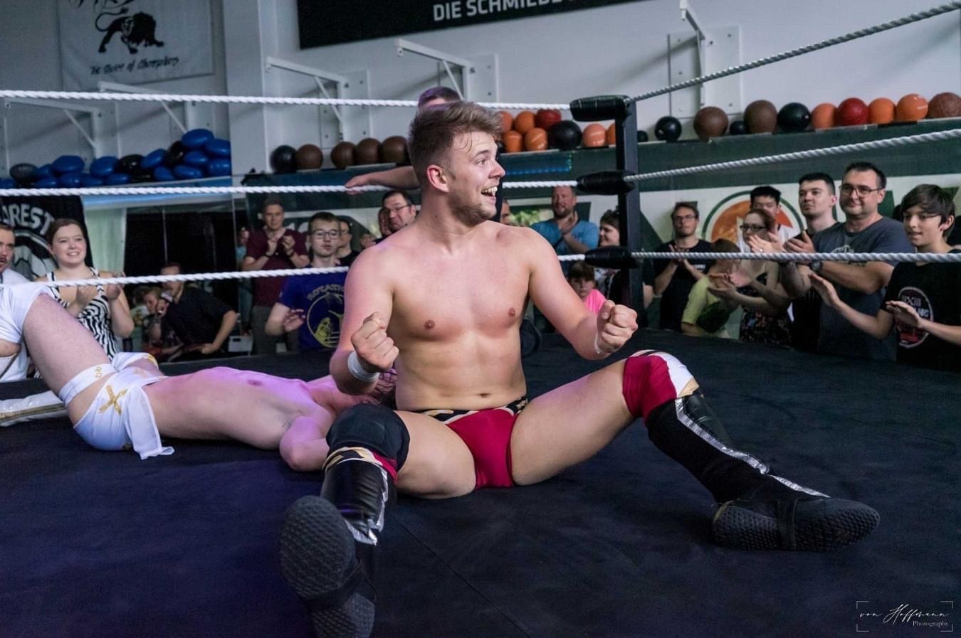 legspread  / X
