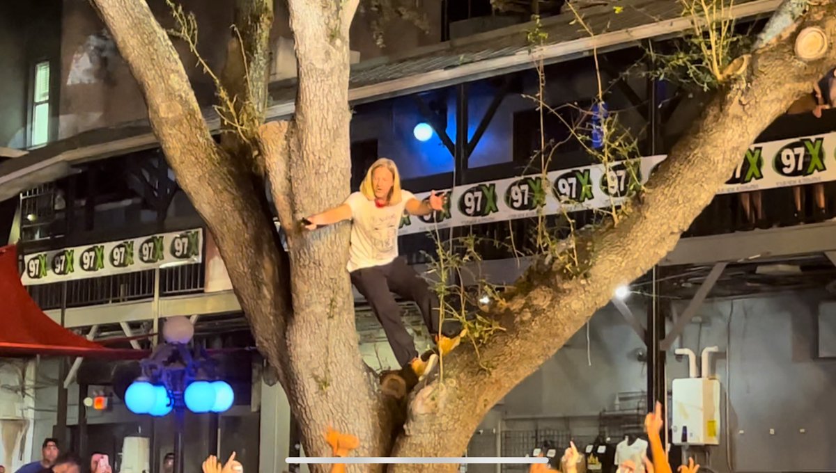 DJ312SF's tweet photo. Happy birthday, @jonforeman. ☺️ I hope it’s been a great one. https://t.co/x4HxTAX2lT