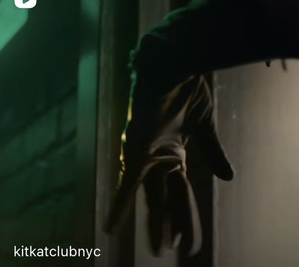 bespokeredmayne's tweet image. Could we get word Monday on casting for #Cabaret @kitkatclubnyc? The official account is certainly teasing that, along with a shadowy Emcee who looks like #EddieRedmayne + a Sally appearing much like #GayleRankin, who’s been tipped for the role. More: tumblr.com/bespokeredmayn…