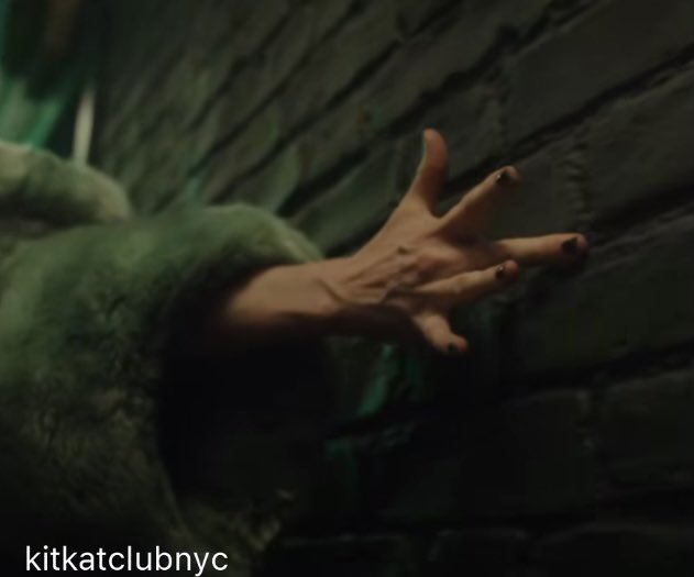 bespokeredmayne's tweet image. Could we get word Monday on casting for #Cabaret @kitkatclubnyc? The official account is certainly teasing that, along with a shadowy Emcee who looks like #EddieRedmayne + a Sally appearing much like #GayleRankin, who’s been tipped for the role. More: tumblr.com/bespokeredmayn…