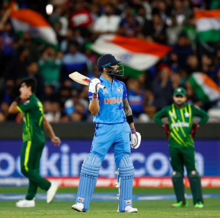 WaseemAhmadWane's tweet image. On This Day In 2022 @imVkohli Smashed 28 Runs In 8 Balls 🆚 Pakistan In ICC T20 WC AT MCG. 
23 Oct. 2022
What Ab Absolute Champion
#viratkohli #runmachine #tonmachine #chasemaster #king #GOAT𓃵