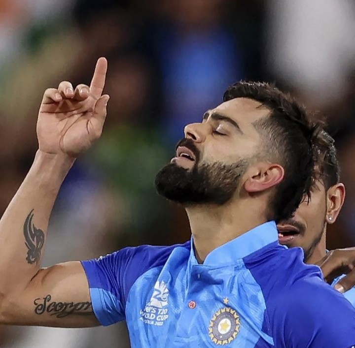 WaseemAhmadWane's tweet image. On This Day In 2022 @imVkohli Smashed 28 Runs In 8 Balls 🆚 Pakistan In ICC T20 WC AT MCG. 
23 Oct. 2022
What Ab Absolute Champion
#viratkohli #runmachine #tonmachine #chasemaster #king #GOAT𓃵