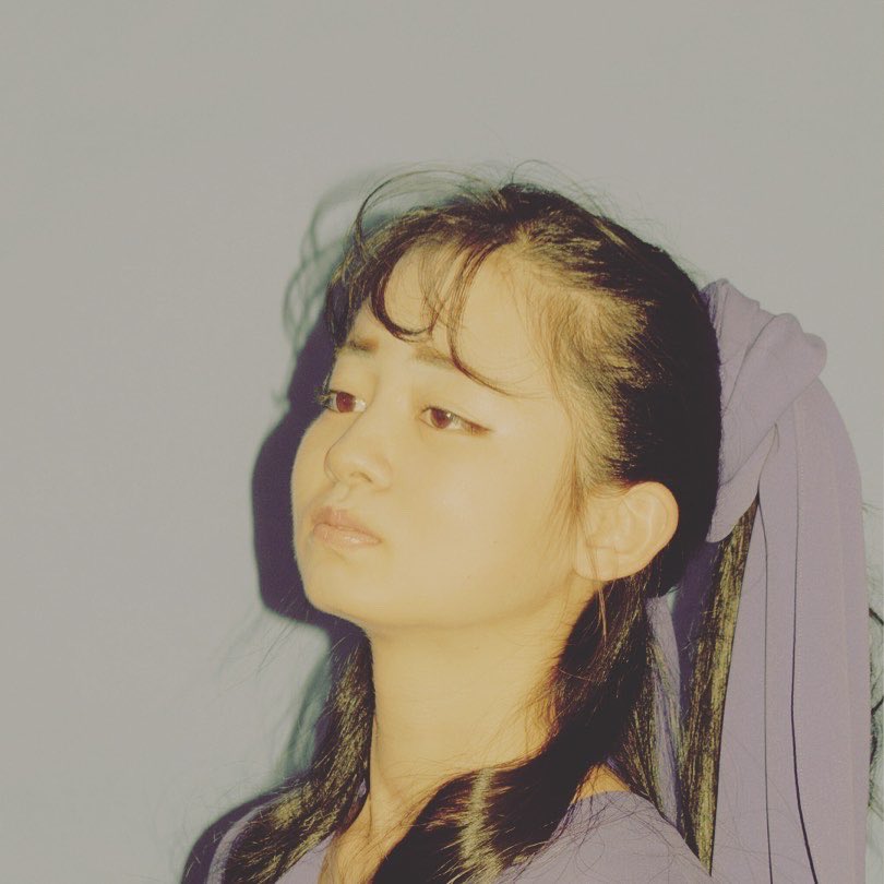 MoonNagasaka's tweet photo. 80年代レコードジャケット風撮影シリーズ
中森明菜さんオマージュ
難破船
#中森明菜 
#難破船 
#マツコの知らない世界 
#80年代 
#昭和 
＃ザ・ベストテン 
#レコードジャケット https://t.co/6DoIoLJNAL