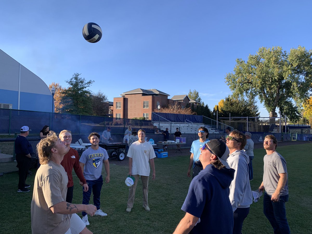 RegisUBaseball's tweet photo. Successful Family Night on the field after yesterday’s scrimmage against Garden City CC!⚾️💛 The beautiful evening of family, food, and fun was concluded with watching The Sandlot!🤠🍿🎥 
#Family #ShovelBoys #Sandlot https://t.co/ZtY9fZUZAb