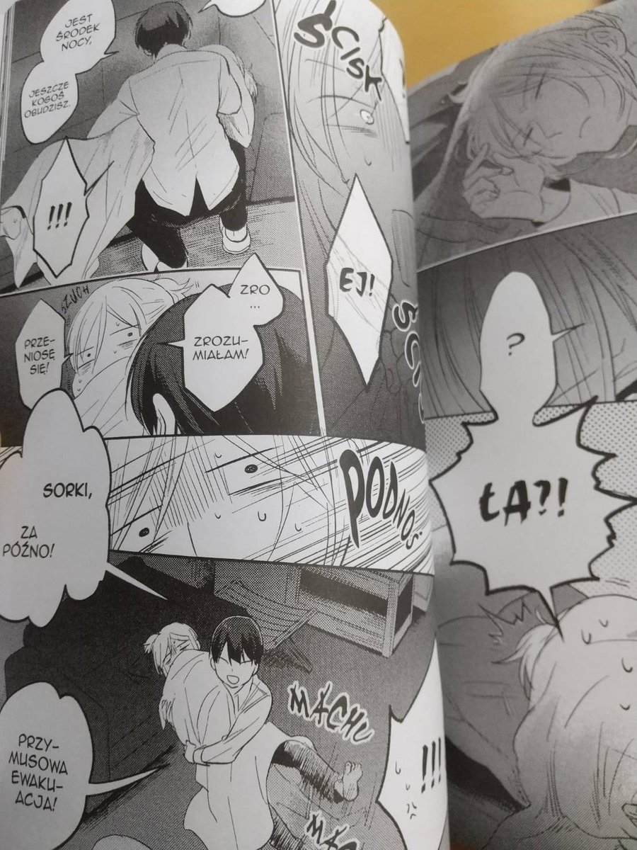 (多分…!)ポーランド語版の4巻、5巻の献本頂きましたワァイ!こちらの本って、カバーのキャラんとこだけグロス加工?っていうんですかね、なんかつやつやしててきれいなんですよ…! そして擬音までも細かいとこまで翻訳してくださってあるのすごい 