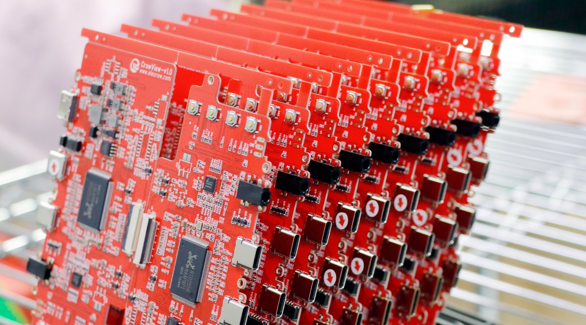 Elecrow1's tweet image. ⭐ We captured the #PCBA of the #CrowView 14-inch #ScreenExtender in action on the #Elecrow production line. 😻
📌 Get your #ElecrowPCB for as low as $1/10pcs. 🚀
