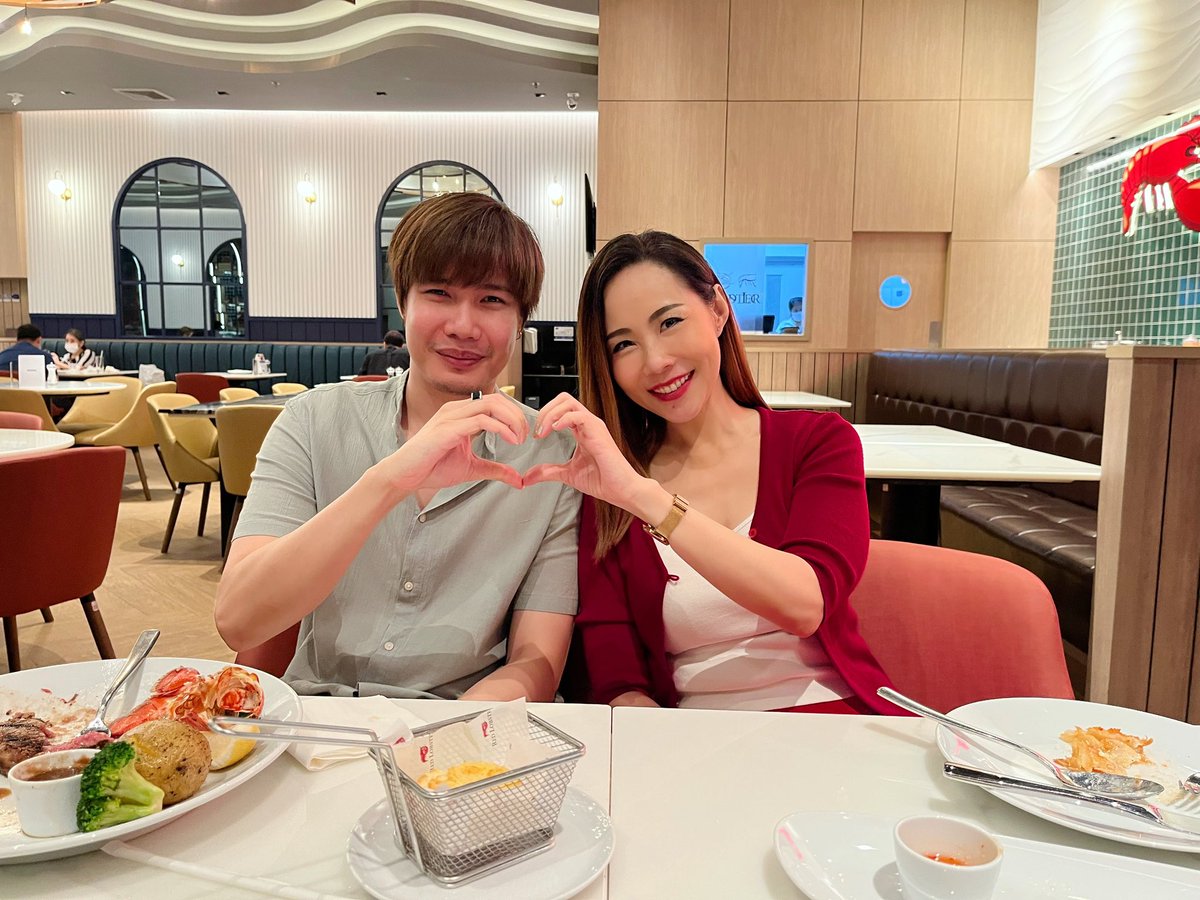 pavielin's tweet photo. หวานกว่าไอติม
ก็รอยยิ้มของคุณลูกชายนั้นแหละ🤣✨
(ทุกอย่างมันจบแล้ว ฟังในคลิป🥺💔)
.
ป.ล. มีคนชวนให้มากินข้าวกับลูกค้า
สรุป มาให้ลูกค้าถ่ายรูปให้
20 Oct 2023
#Rju #RedLobster #ศูนย์การประชุมแห่งชาติสิริกิติ์ #TGS2023 https://t.co/rI2o5NwxHc