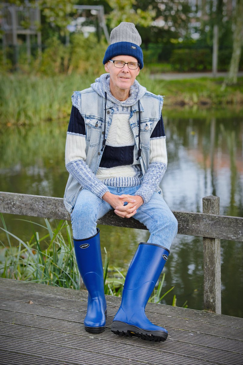 Welliesare4men2's tweet photo. Horrible Monday is here again. To sooth the pain, I will make an extrapost later this afternoon. Enjoy! 🙃

Gumleaf "Norse" wellies. Neoprene lined, comfortable, taller than Hunter, great quality, stunning deep blue colour, VIBRAM sole! 

#Gumleaf #Norse #Wellies #Boots #Rubber https://t.co/YaDulsPhjc