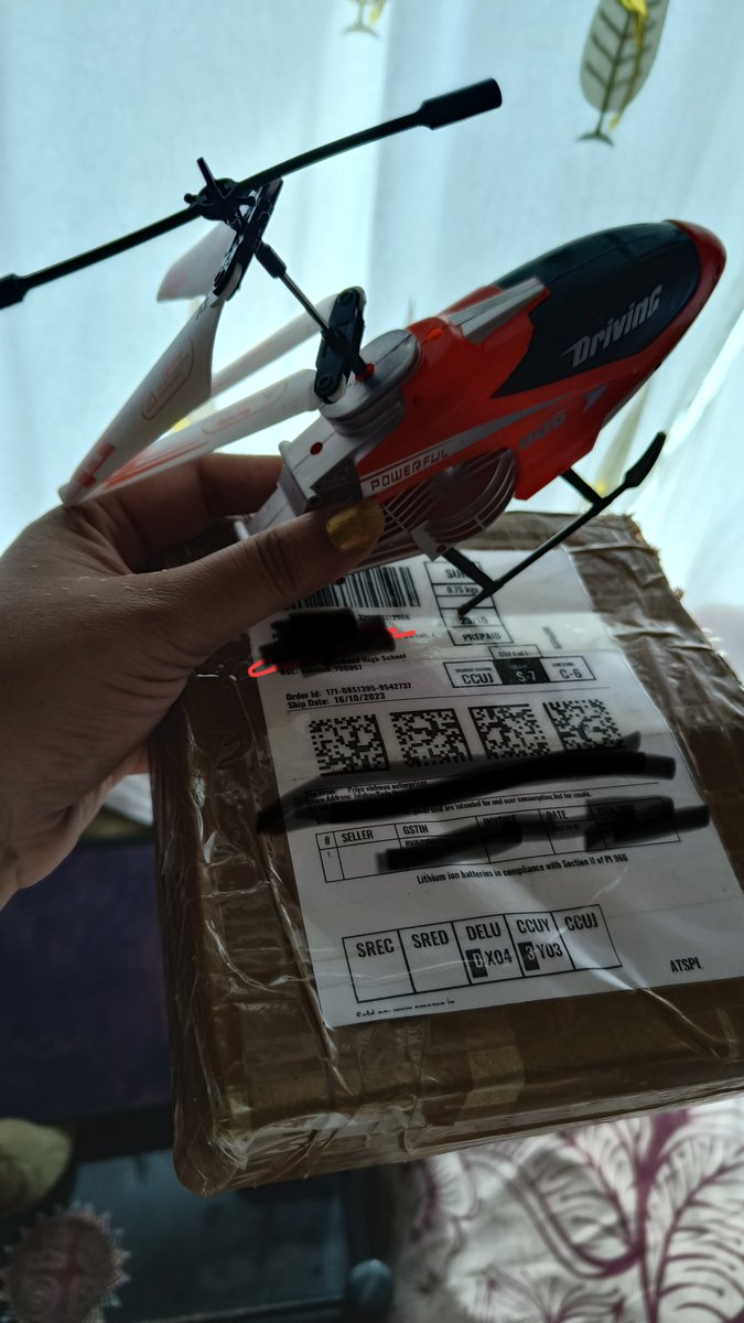 promzzz's tweet photo. Hello @amazonIN WHAT IS THIS THAT WAS DELIVERED INSTEAD OF MY DRONE? Certainly didn't buy this for 4.4k INR!! And why is there no way to reach your customer care? 
@nch1915 @jagograhakjago https://t.co/UCJgoW3DOe