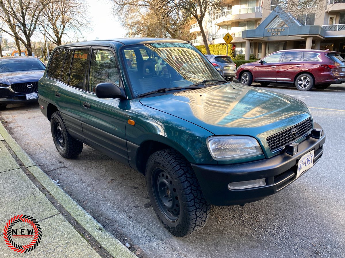 Toyota RAV4 #toyota #rav4 #toyotarav4 #rav4world #toyotagram #carsofnewwest #carsofnewwestminster #carsofwongchukhang #carsofinstagram #cargram #instacars #crossover #crossoversuv #suv #toyotaday