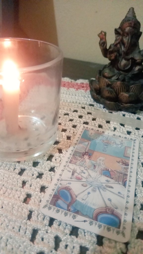 _blacktarot's tweet photo. Olha meu bem, infelizmente a energia aqui é de conflitos. Pode ser que a família dela seja muito conservadora ou ainda tenha esperanças que a sua namorada "se endireite" (cumpra com as expectativas da família). Aqui me mostra que vocês vão ter que lutar bastante por + https://t.co/rgfFhGD5Wc