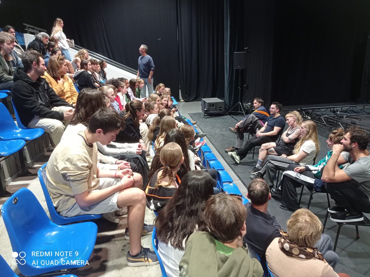 CollegeAspet's tweet photo. Sortie au festival Circa 2023 des élèves 4e-3e option cirque et  des 6e atelier cirque et théâtre, organisée par leur professeur Mme Dupuy. Les élèves ont assisté à trois magnifiques spectacles et rencontré le collectif Sous le Manteau après leur prestation. 
#circa https://t.co/RwURFDVoGm