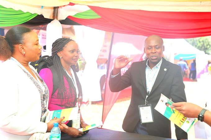 Amref_Kenya's tweet image. Last week, through our Global Fund TB Programme, we attended the National Nurses Association of Kenya, 65th annual scientific conference, titled "Our Nurses, our Future; Addressing #ClimateChange for Sustainable #UHC". We used the platform to raise awareness of TB early…