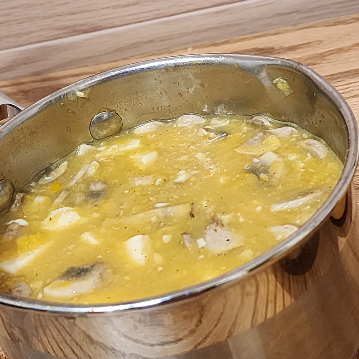 FriendlyCooks's tweet image. What a fun day of cooking today, we made 2 recipes from one of our awesome viewers Hypo. The🌽🍲Corn Stew + Avocado Bread 🥑🍞 was glorious! #Cooking #streamers #Foodie #twitch #TwitchStreamers