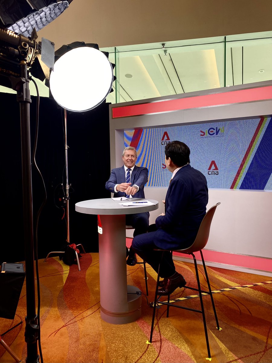 Explaining Western Australia’s huge potential as a green energy super power to supply Asia’s future energy demands to Roland Lim of @ChannelNewsAsia at Singapore International Energy Week. #SIEW