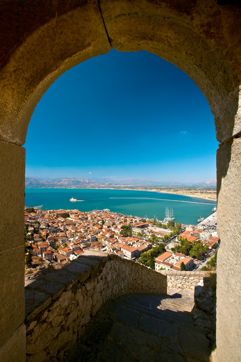 Nafplio will cast a spell on you this autumn with its timeless elegance and tranquil beauty. 
#VisitGreece #citybreak ©G.Filippini visitgreece.gr/mainland/pelop…