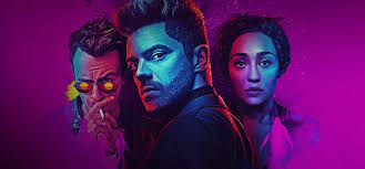 PREACHER. Una serie basada en el cómic de mismo nombre sobre un predicador, su pareja y un vampiro que buscan a Dios, con mucha mala baba, pero que en la cuarta temporada todo se desenlaza demasiado rápido. Lo mejor cassidy, lo peor es que alguna vez no encuentra su tono 7/10