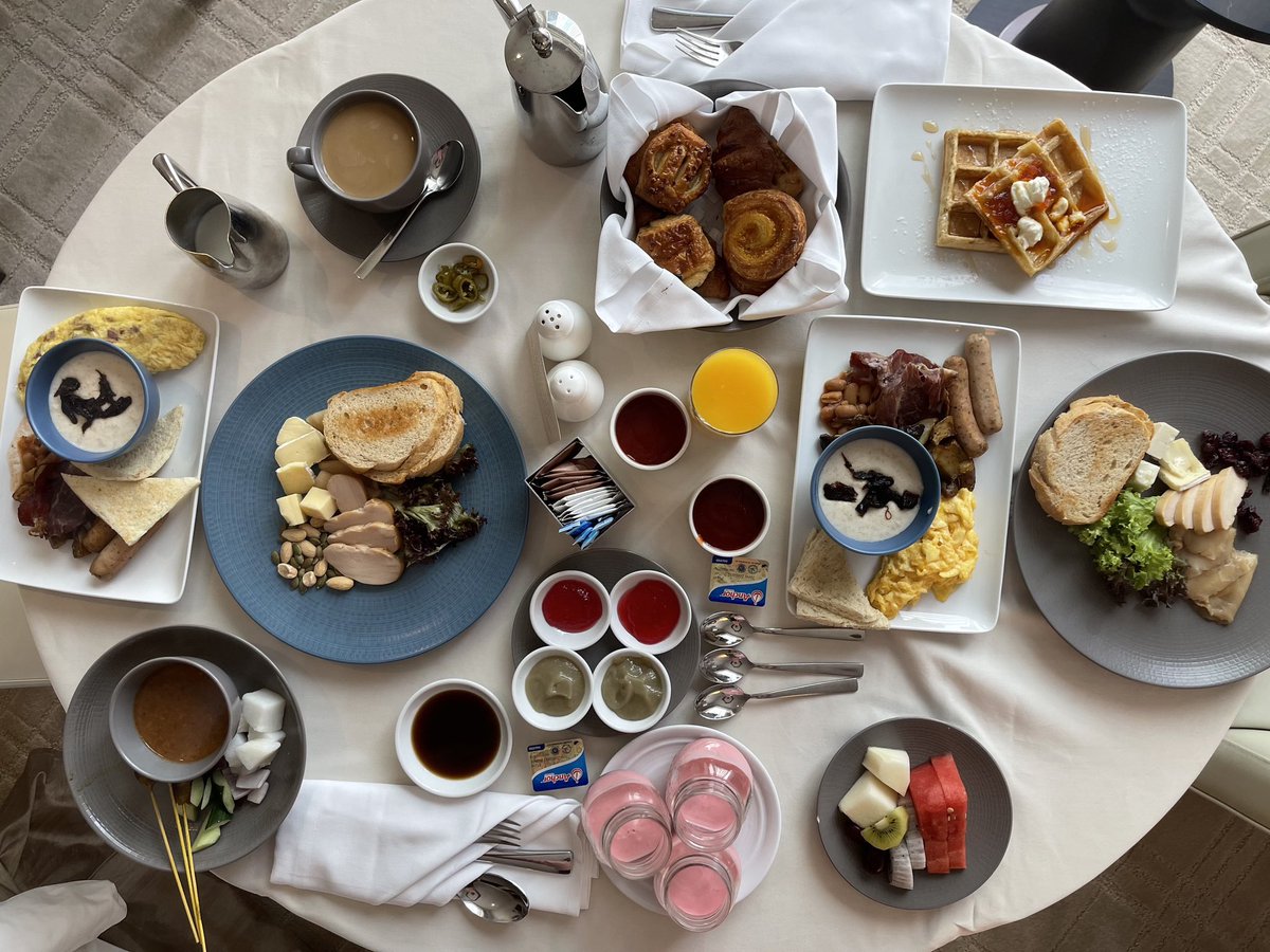 mhmmdhsm's tweet photo. Antara breakfast paling best untuk hotel Kuala Lumpur

- Shangri-la Kuala Lumpur
- Pavilion Kuala Lumpur
- Majestic Hotel
- Concorde Hotel 
- Alila Bangsar 
-  The RuMa 
- Hilton Kuala Lumpur
- Le Meridien Putrajaya https://t.co/t052s6BuCU