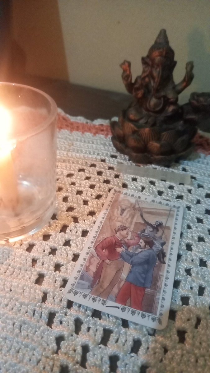 _blacktarot's tweet photo. Olha, meu bem, tá bem favorável pra que apareça sim, tá? Talvez você tenha que trabalhar um pouquinho mais por isso (melhorar estratégias de divulgação do seu trabalho, tentar entregar currículo,  fazer testes, enfim), mas se você se empenhar, vem aí  e vem com tudo! + https://t.co/zBYZc3iFEh