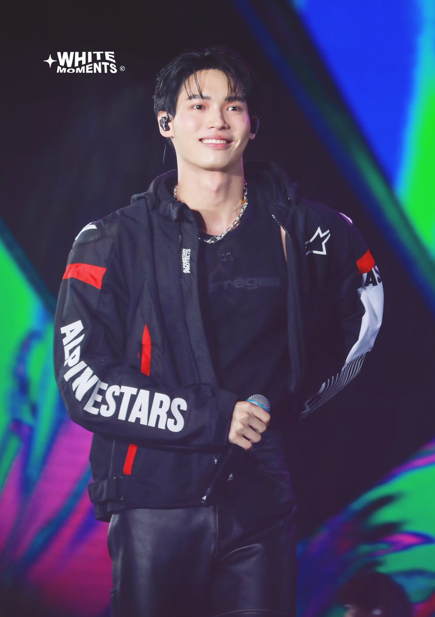 WHITEMOMENTS_'s tweet photo. รอยยิ้มที่สดใสท่ามกลางสายฝน 🥹

WIN x OCTOPOP  
#winmetawin @winmetawin
#OCTOPOP2023 https://t.co/cAxMQ9JXnc