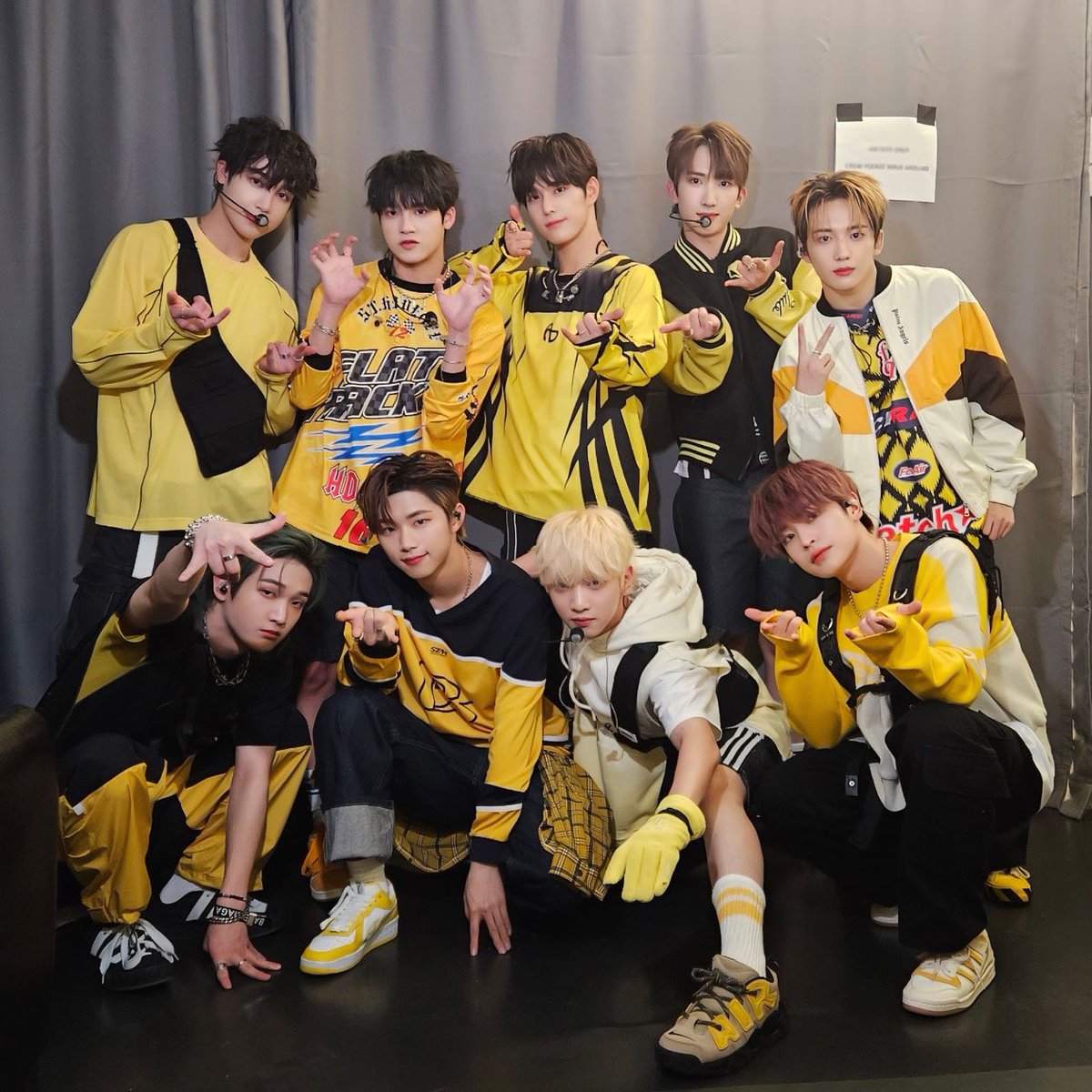 xikers_official's tweet photo. [👀] 231022 xikers WORLD TOUR TRICKY HOUSE : FIRST ENCOUNTER IN NEW YORK

로디들의 큰 함성 소리가 잊히지 않는 지금😆
행복했던 오늘의 기억을 소중하게 간직할게요✨

#Hi_kers👋 #xikers #싸이커스 https://t.co/AigM3xSSd6