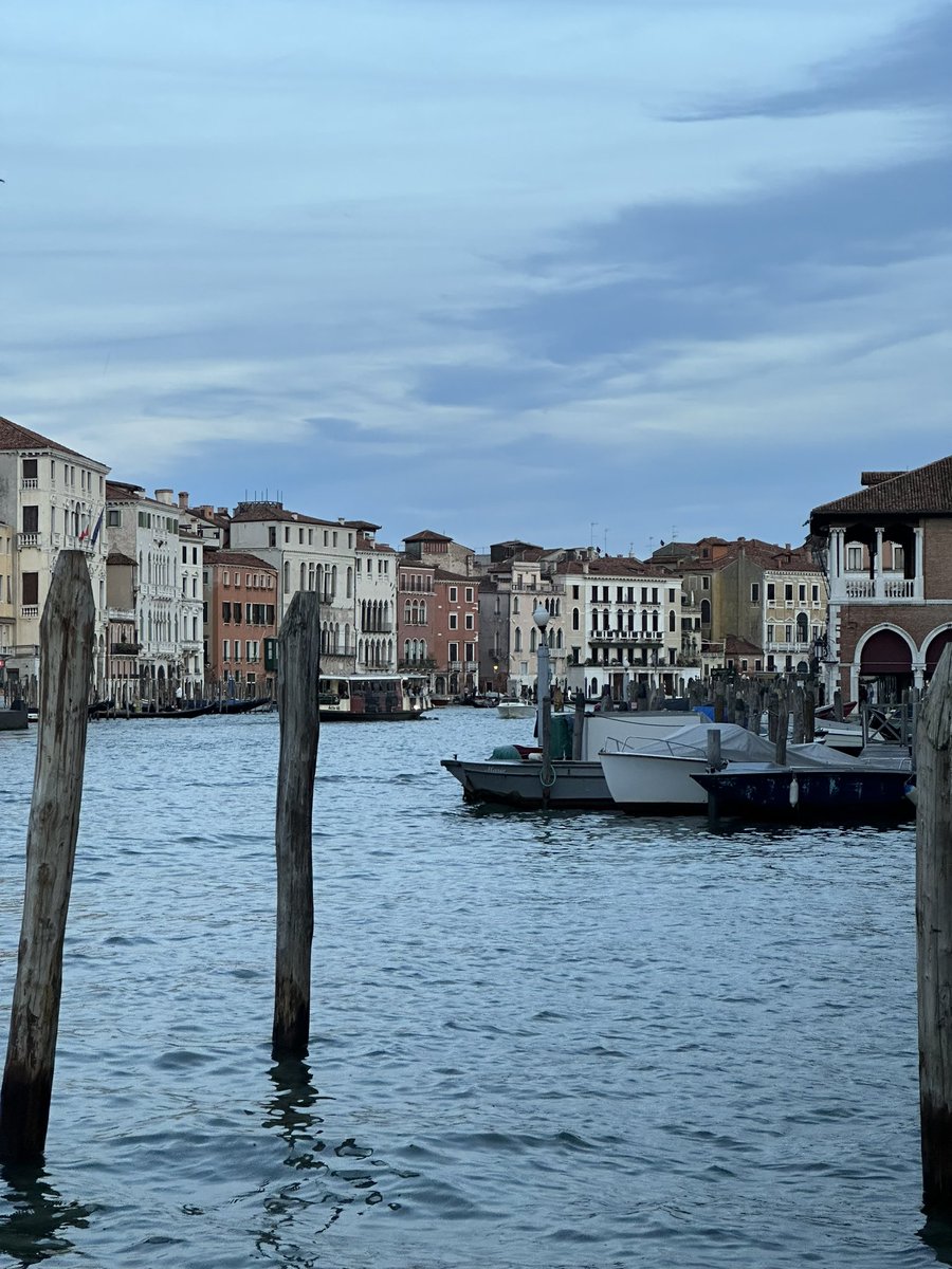 teatrolafenice's tweet photo. ⛅️ «Occhio per occhio finisce per rendere il mondo cieco» (Gandhi). Buongiorno a tutti

#23ottobre https://t.co/hWg63WIAQd
