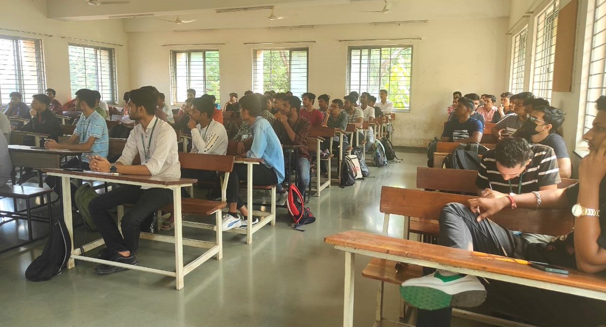 SEED_Infotech's tweet image. SEED Infotech Ltd. conducted a session on Soft Skill 
Topic : Corporate etiquette
at Garware College dated 
on: 21st Dec 2023

Call : 9225520000
Visit: seedinfotech.com

#collegetraining #softskill #corporate #interviewtips #java #dotnet #softwaretesting #seedcorporate